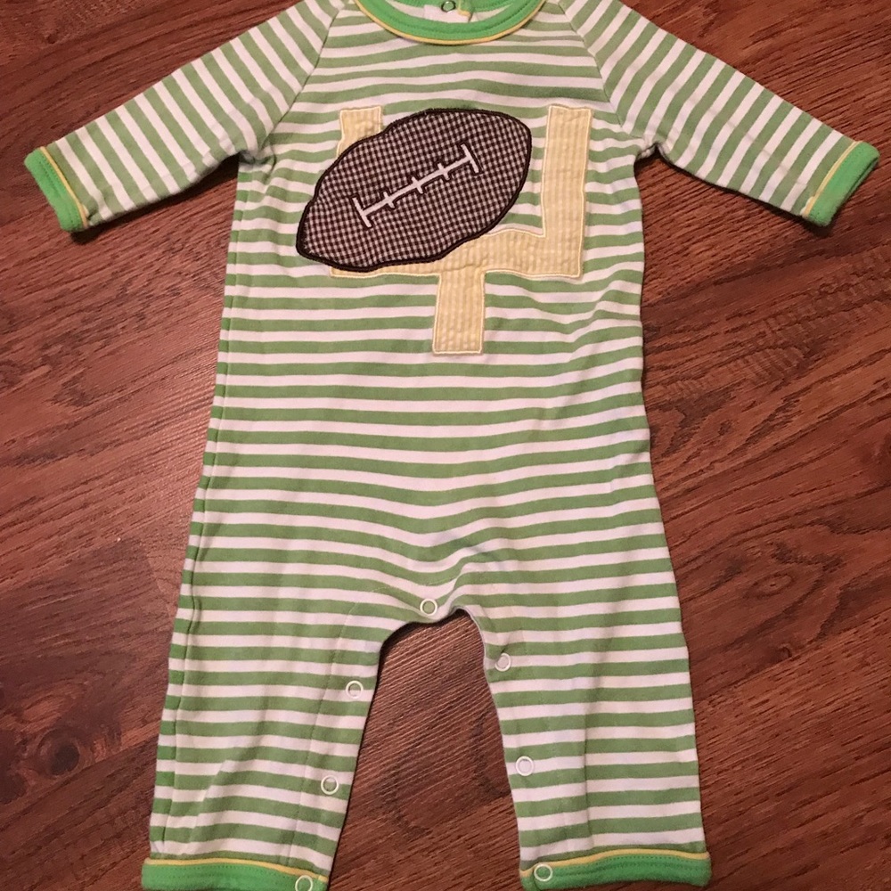 Mud Pie jumpsuit. 💚🏈